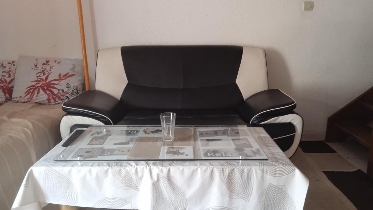 ארל Chambre D'Hote Au Centre Ville מראה חיצוני תמונה