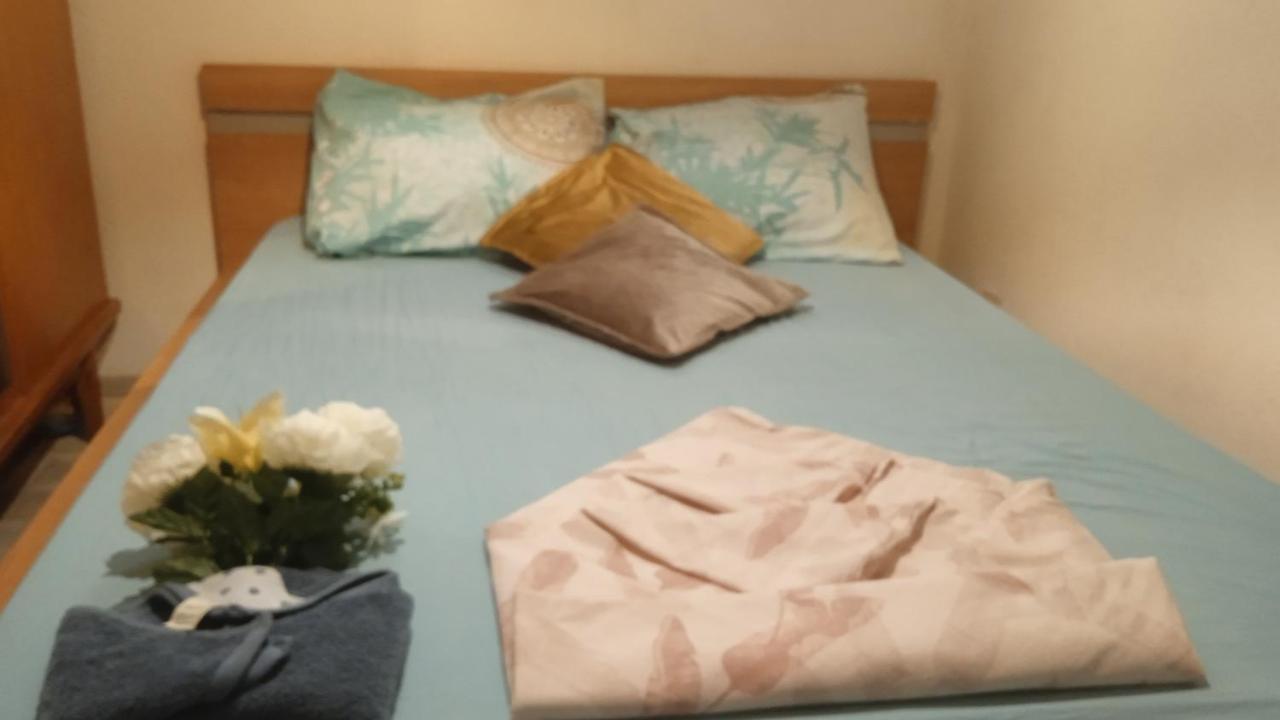 ארל Chambre D'Hote Au Centre Ville מראה חיצוני תמונה